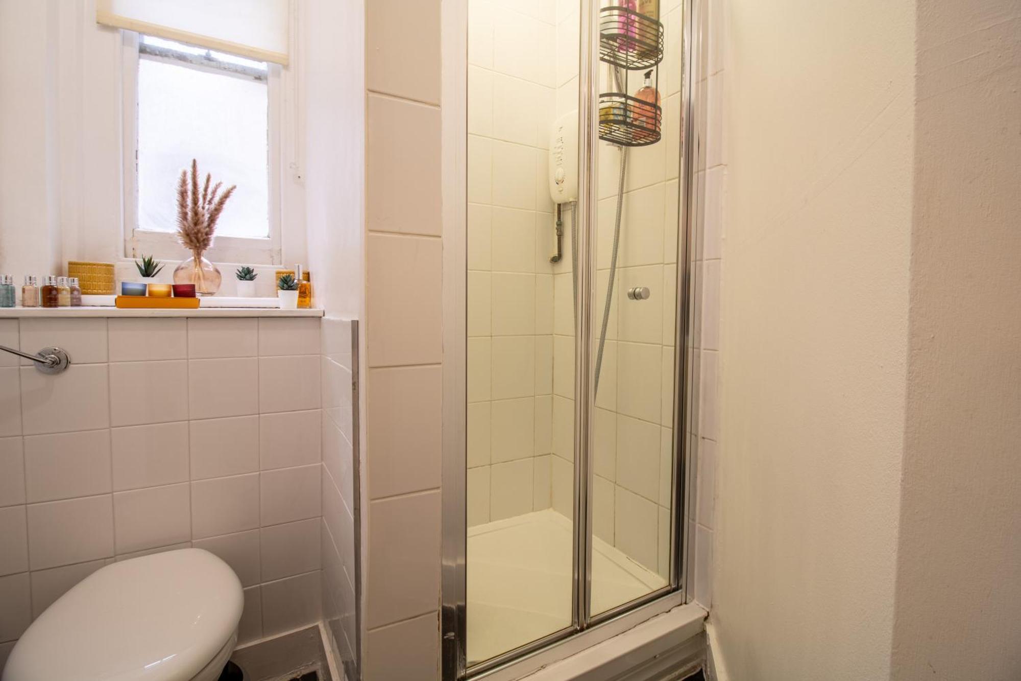 Chic Urban Retreat 1 Bedroom Gem In Covent Garden Лондон Экстерьер фото